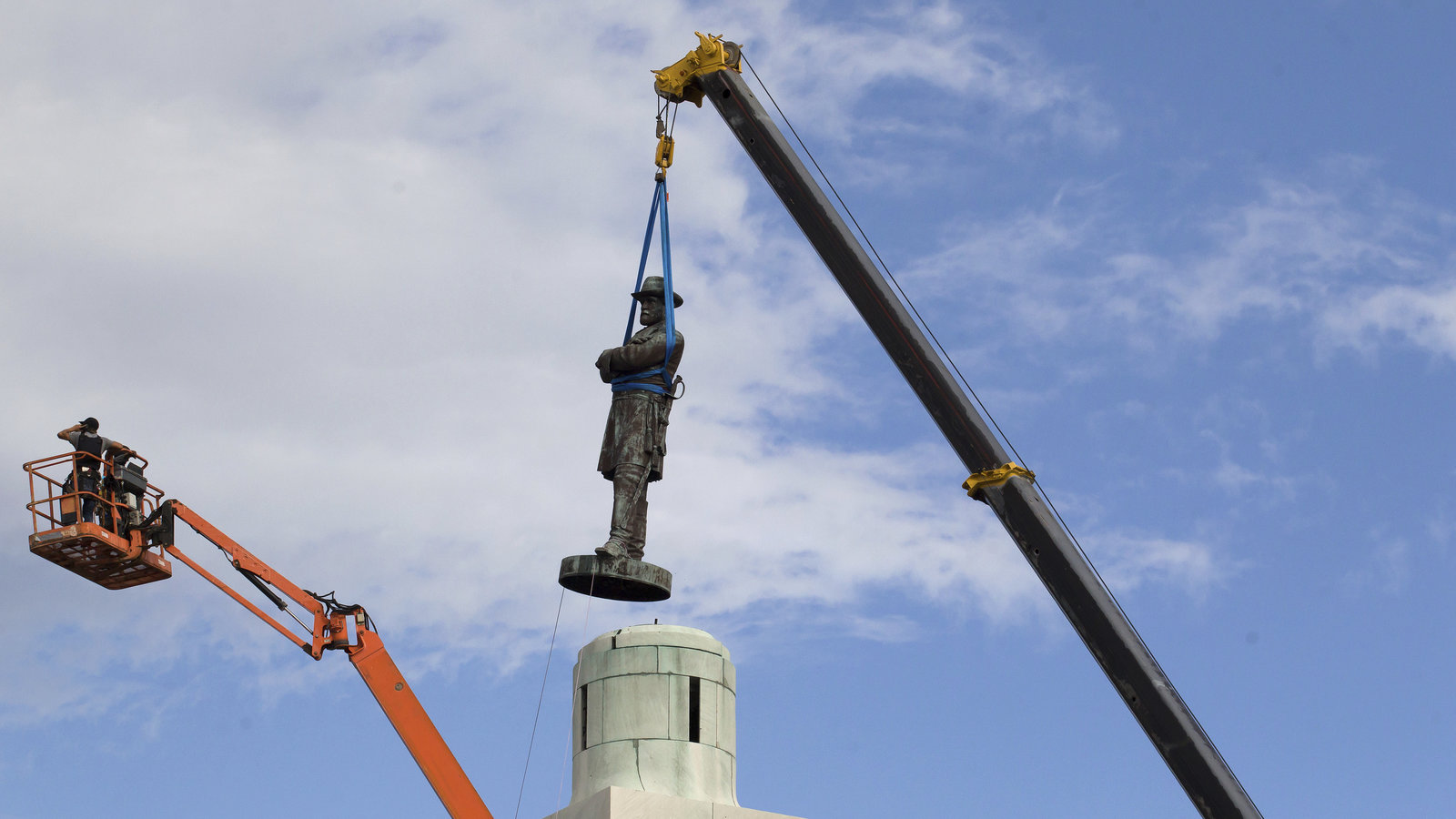 A statue of Confederate Gen. Robert E. Lee being removed from Lee Circle in New Orleans. It was the last of four Confederate statues taken down by a City Council vote that had been proposed by Mayor Mitch Landrieu.